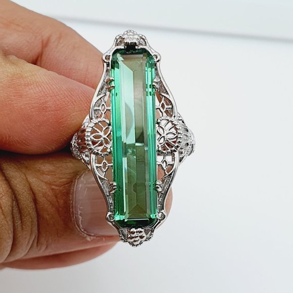 💎925 Silver Plated Engrave Hollow Emerald CZ Ring, MLNN1087 - Picture 1 of 1